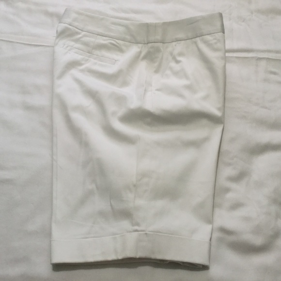 Naomi - Bermuda Shorts - Picture 4 of 4